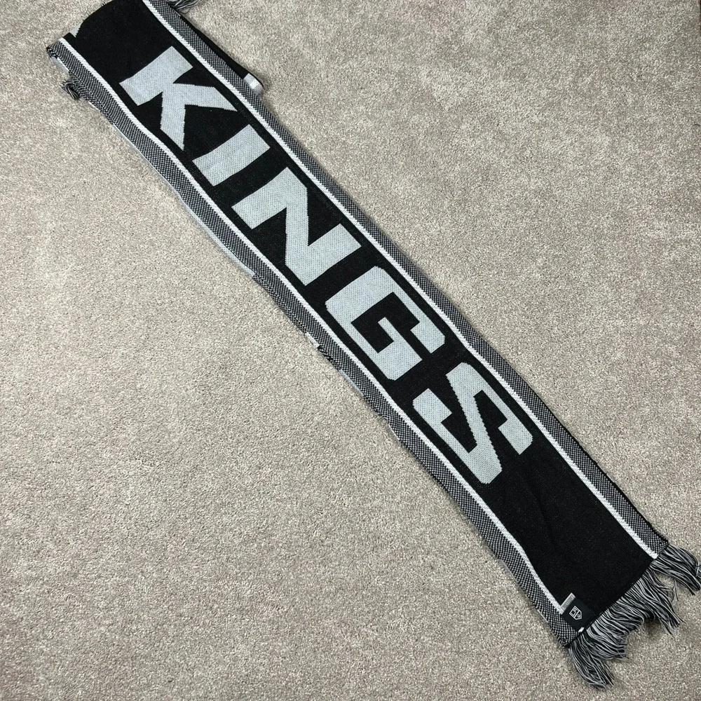 Adidas‎ LA Kings NHL Knit Scarf Black Silver White Striped Logo New